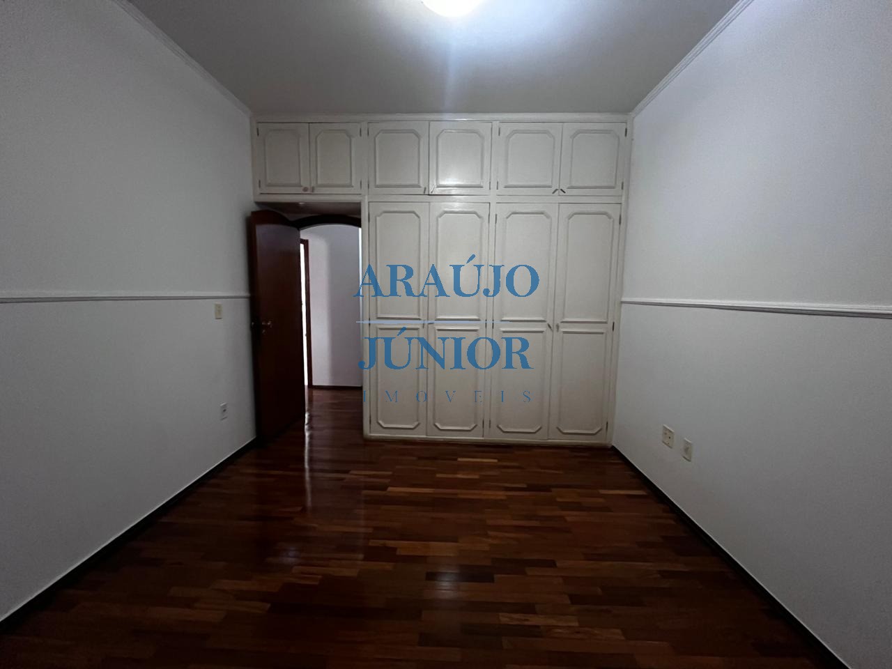 Casa, 4 quartos, 245 m² - Foto 26