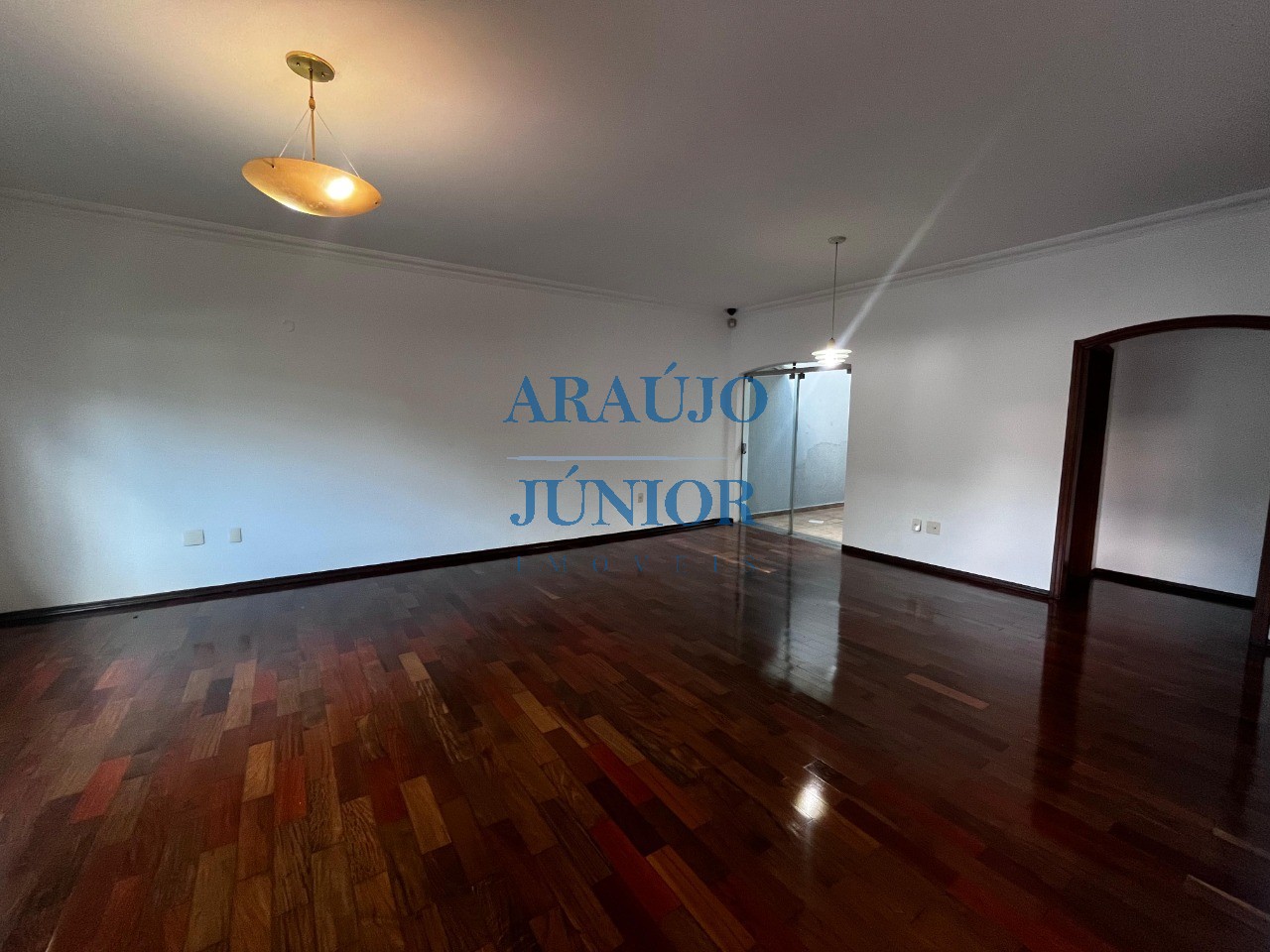 Casa, 4 quartos, 245 m² - Foto 2