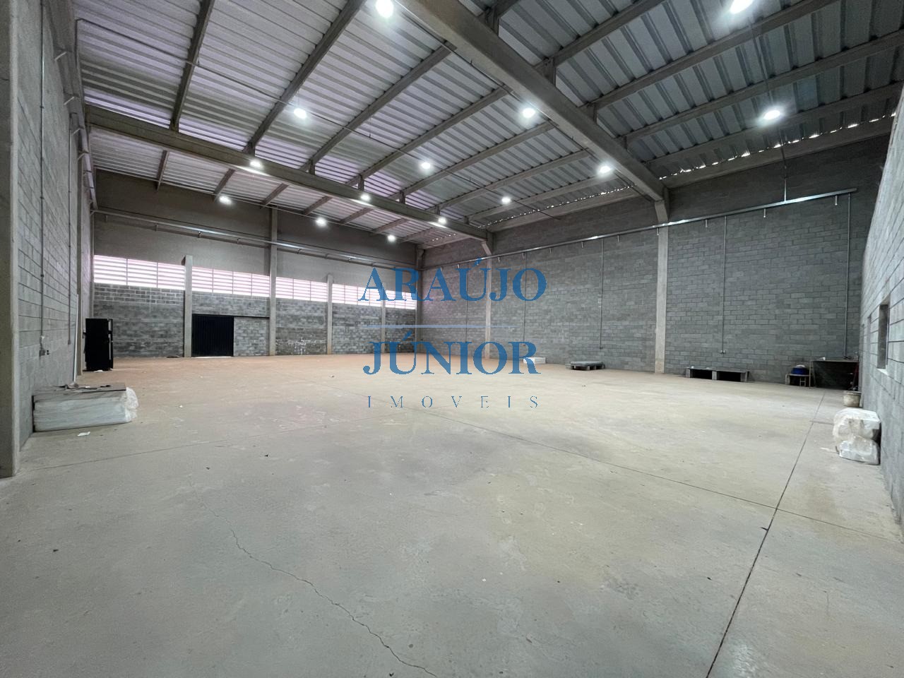 Depósito-Galpão, 586 m² - Foto 1