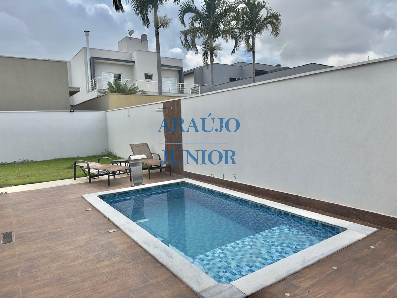 Casa, 3 quartos, 210 m² - Foto 1
