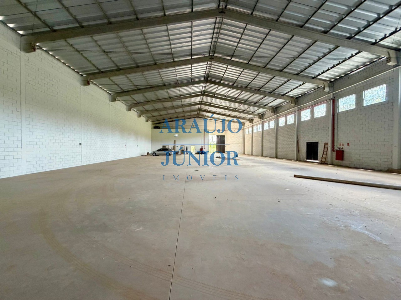 Depósito-Galpão, 890 m² - Foto 1