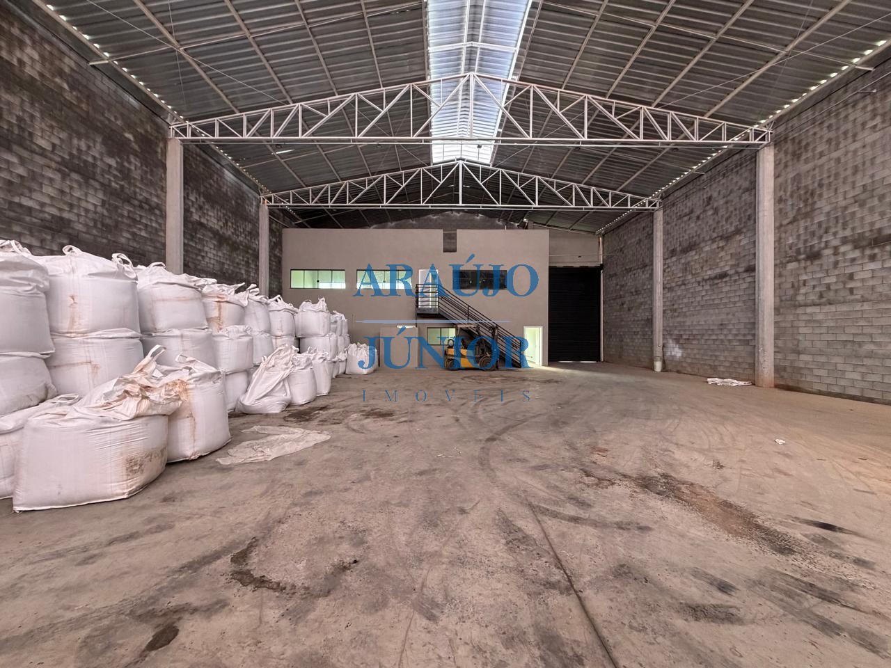 Depósito-Galpão, 700 m² - Foto 2
