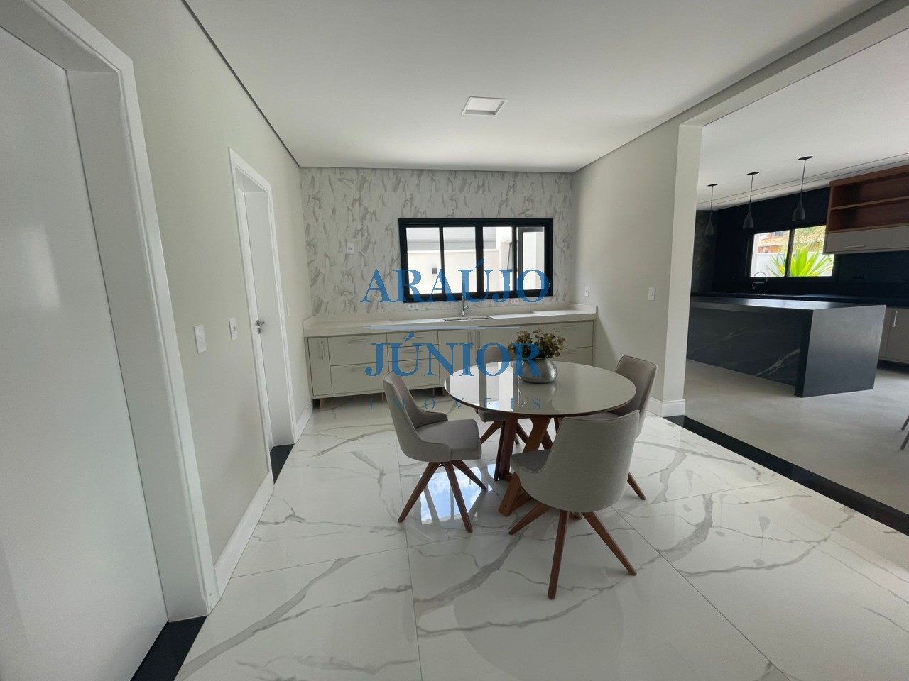 Casa, 3 quartos, 360 m² - Foto 2