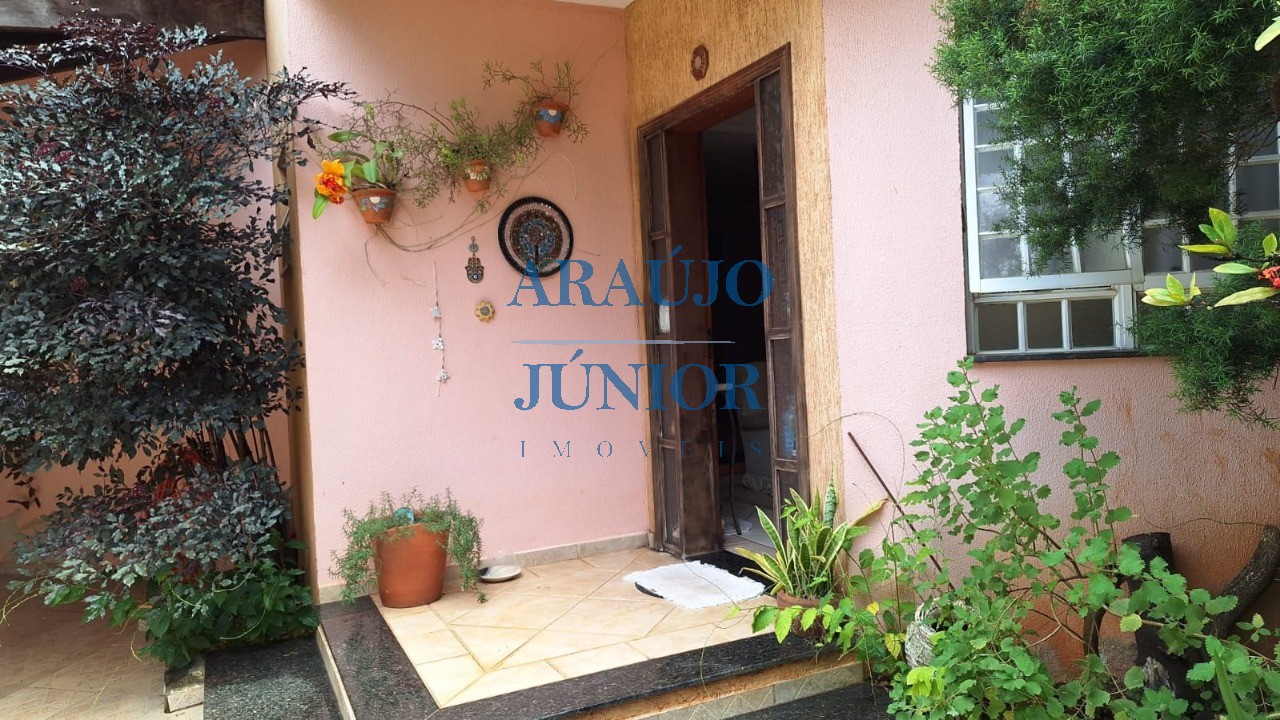 Casa, 3 quartos, 230 m² - Foto 1