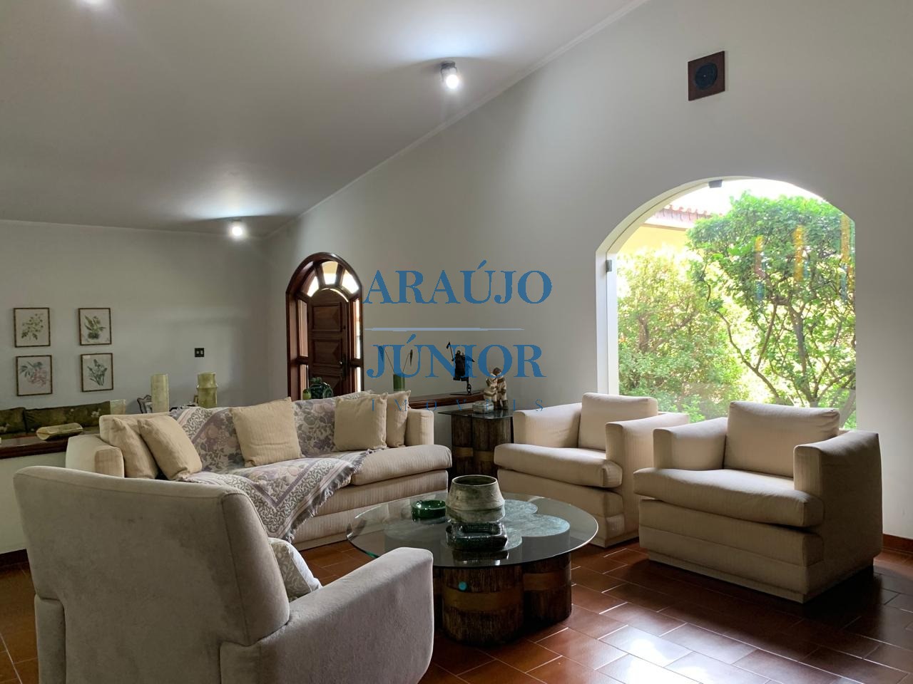 Casa, 3 quartos, 1153 m² - Foto 1