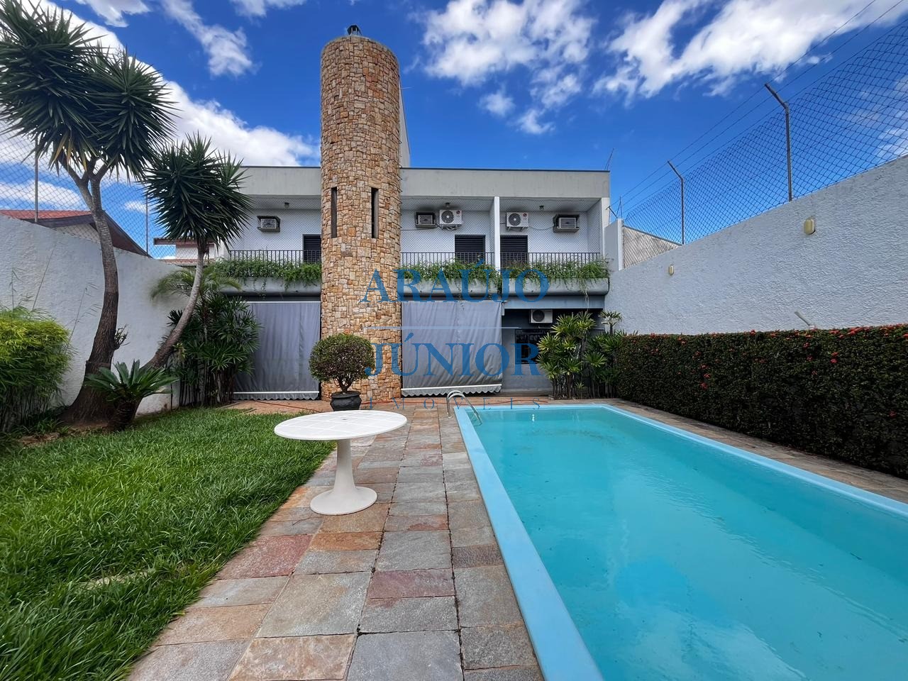 Casa, 3 quartos, 324 m² - Foto 1