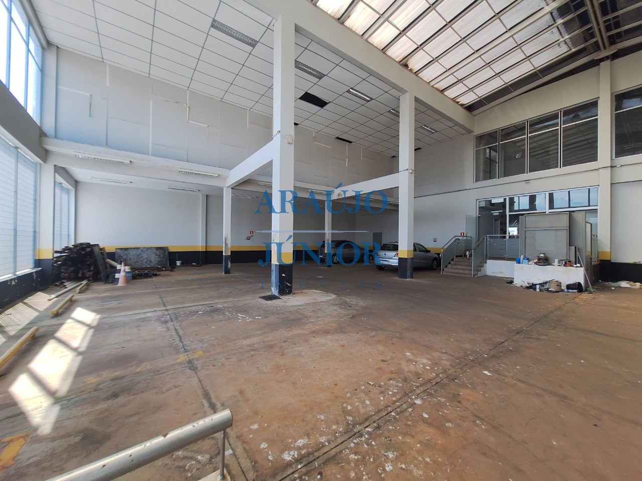 Loja-Salão, 2228 m² - Foto 2