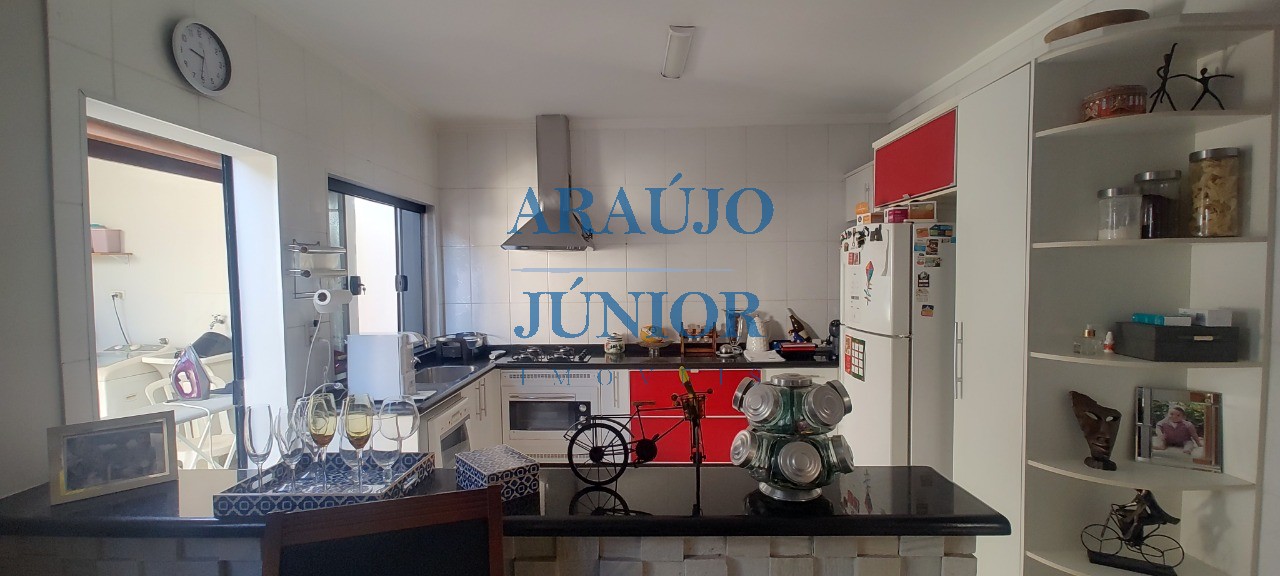 Casa, 3 quartos, 126 m² - Foto 1