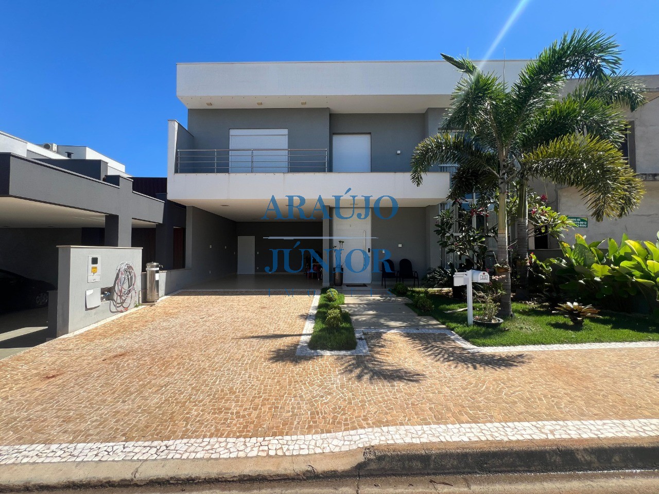Casa, 3 quartos, 323 m² - Foto 1