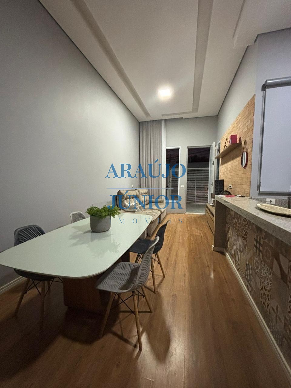 Casa, 2 quartos, 98 m² - Foto 1