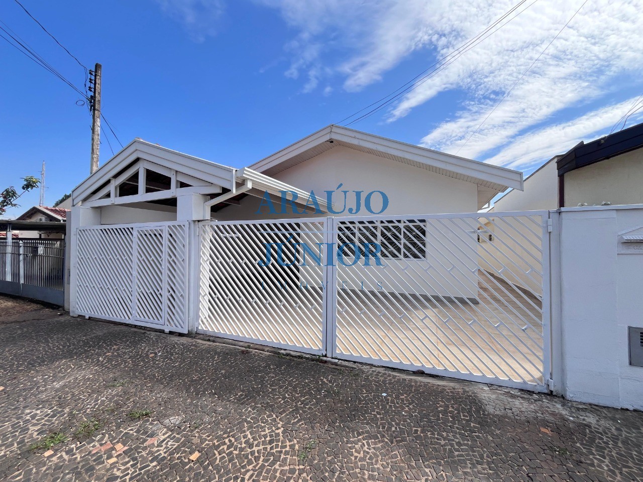 Casa, 3 quartos, 198 m² - Foto 1