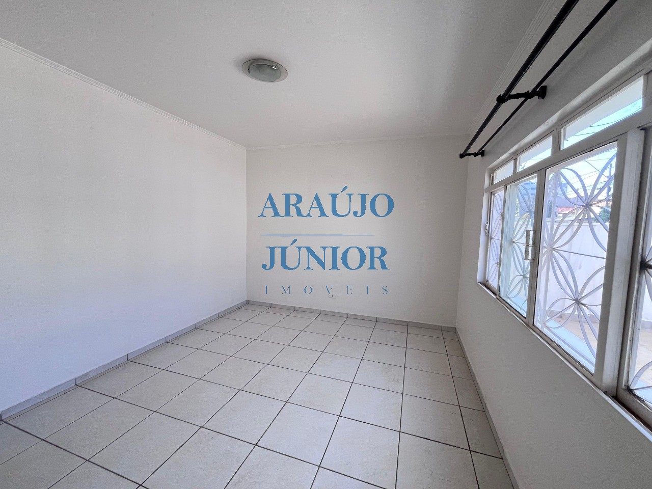 Casa, 3 quartos, 198 m² - Foto 2
