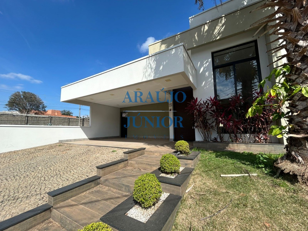 Casa, 3 quartos, 131 m² - Foto 1