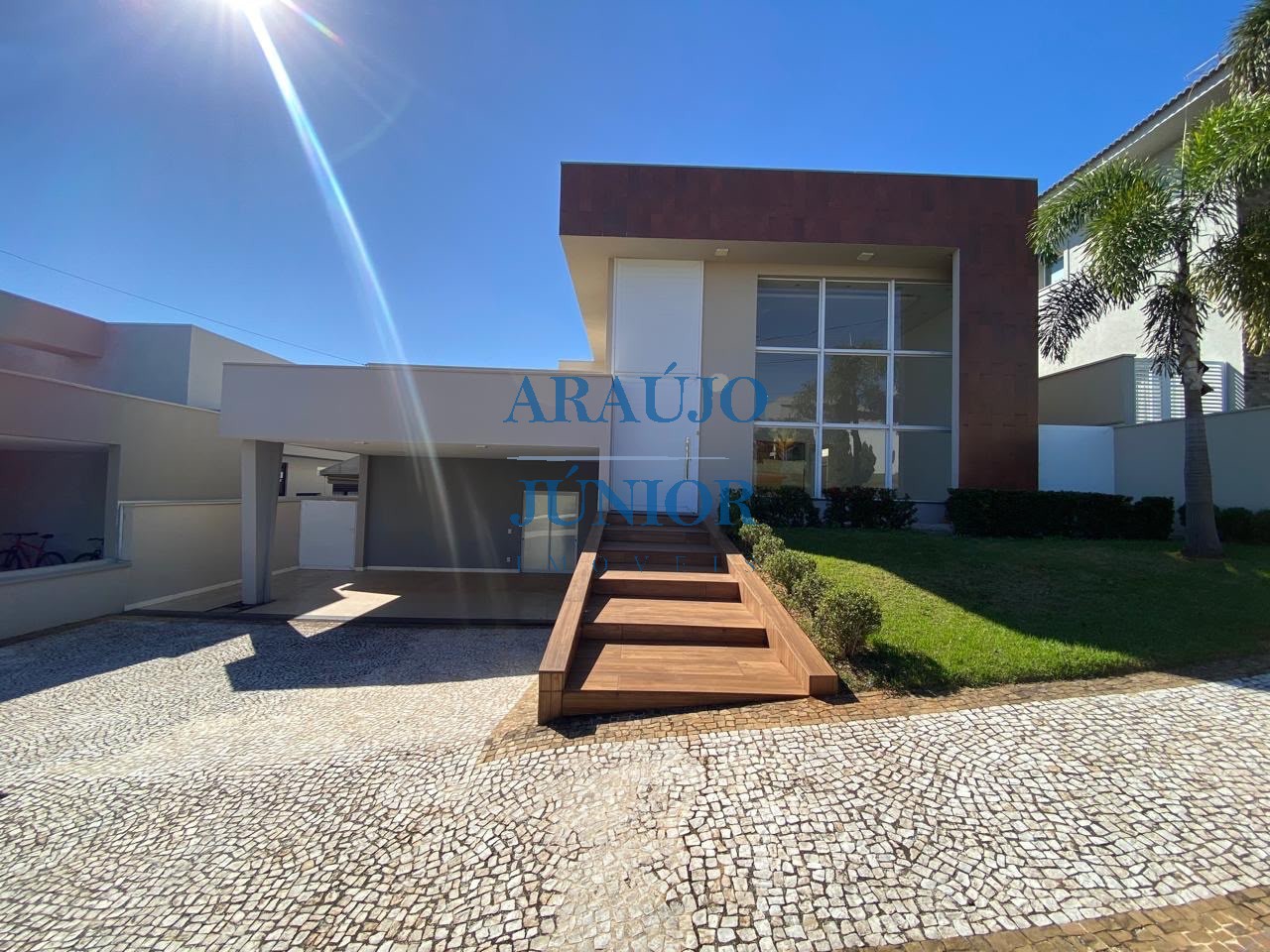 Casa, 3 quartos, 215 m² - Foto 1