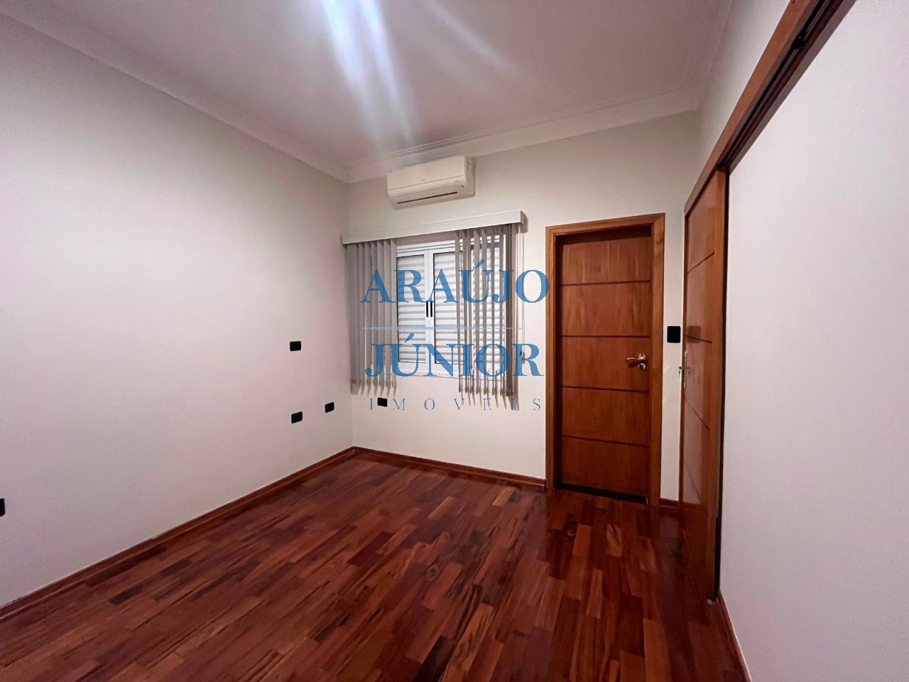 Casa, 3 quartos, 204 m² - Foto 8
