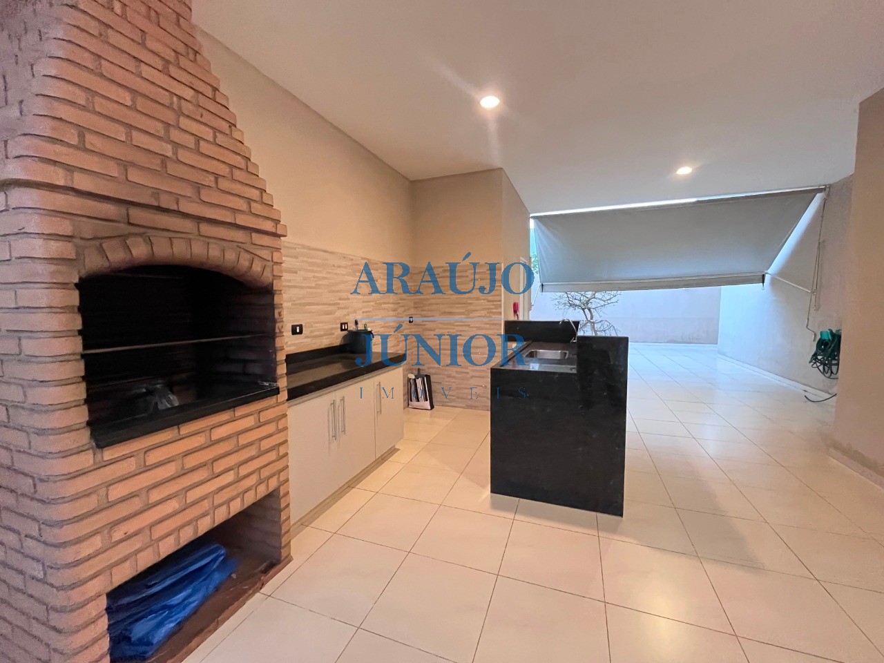 Casa, 3 quartos, 204 m² - Foto 2