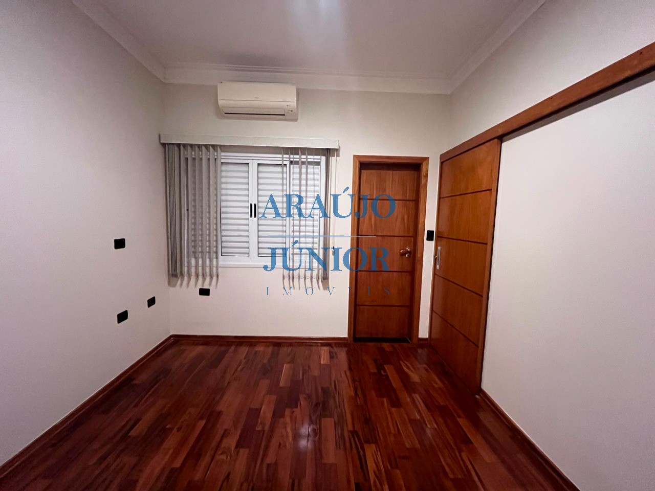 Casa, 3 quartos, 204 m² - Foto 10