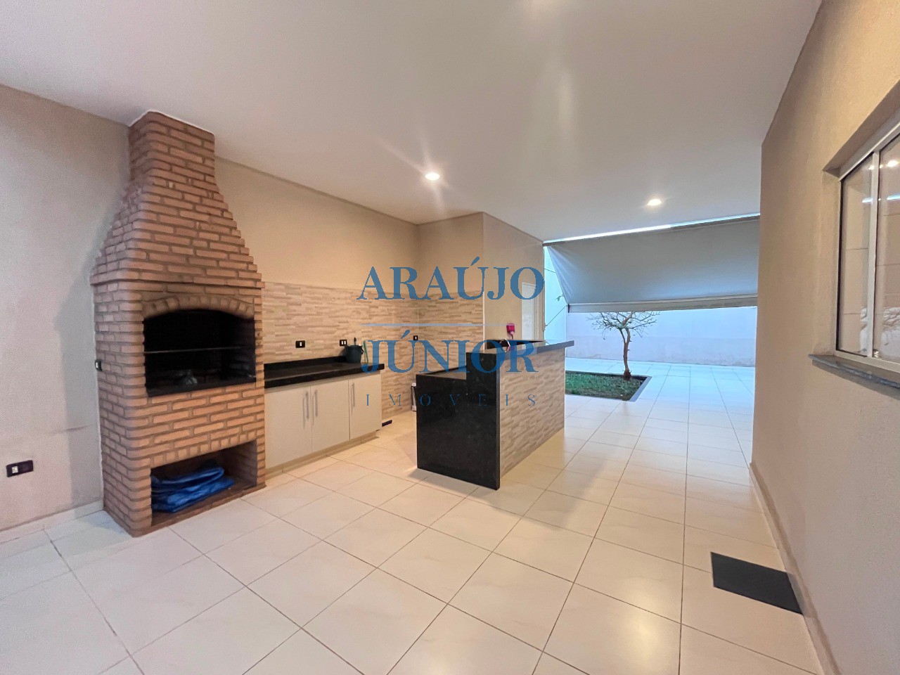 Casa, 3 quartos, 204 m² - Foto 1