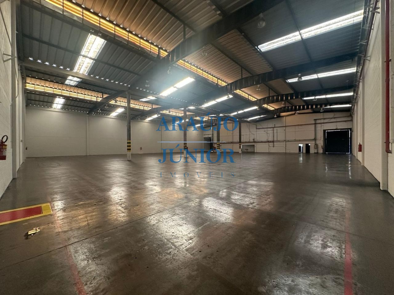 Depósito-Galpão, 2300 m² - Foto 2