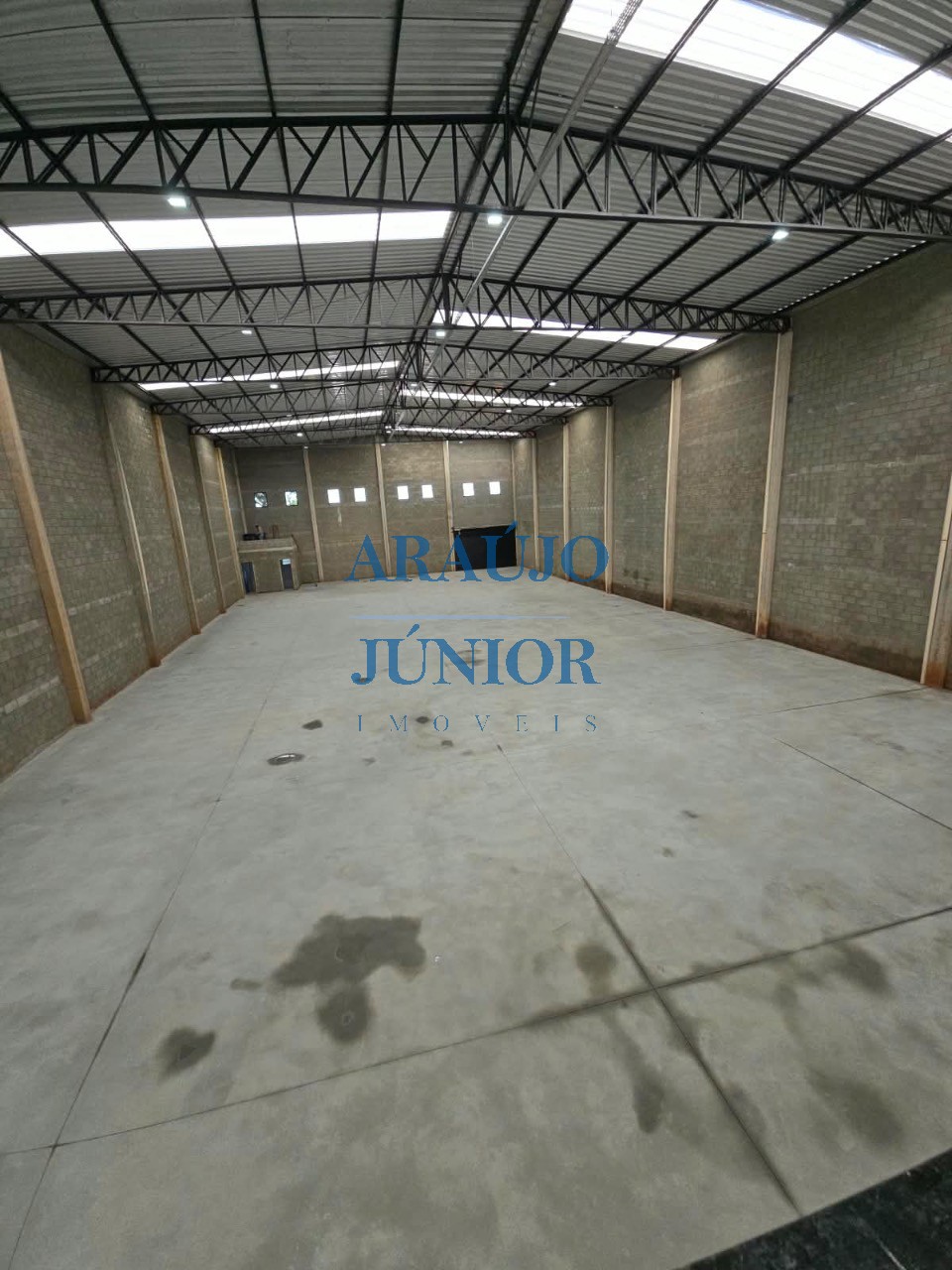 Depósito-Galpão, 1000 m² - Foto 1