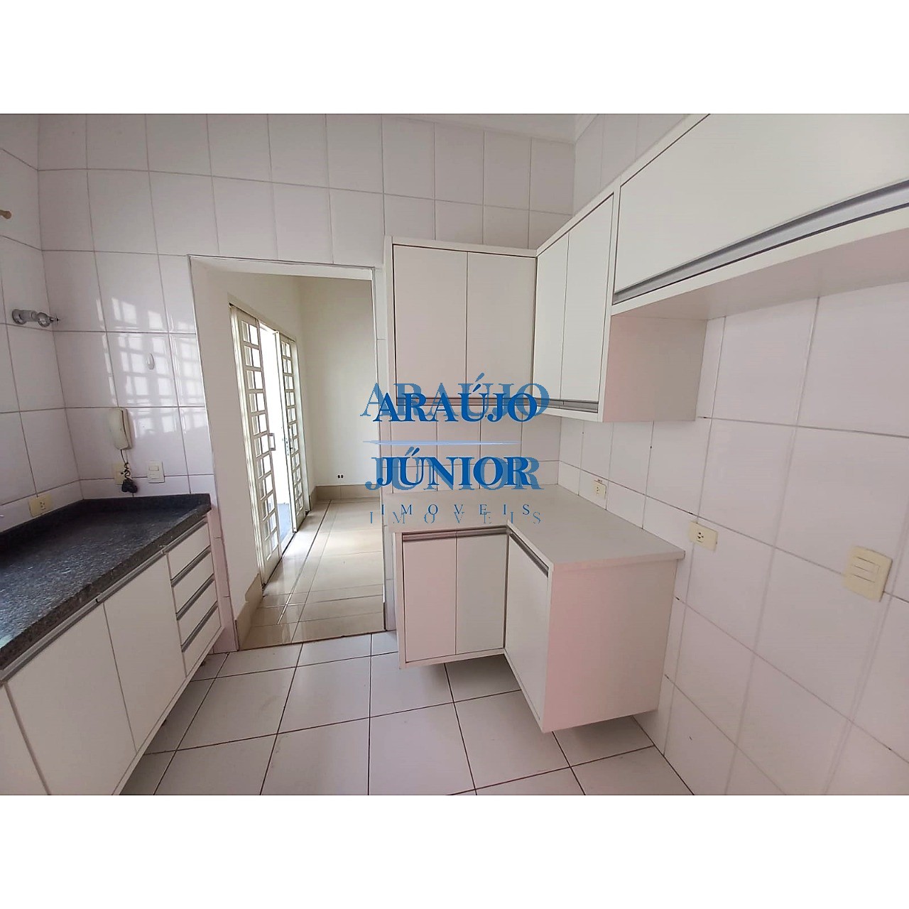 Casa, 3 quartos, 110 m² - Foto 2