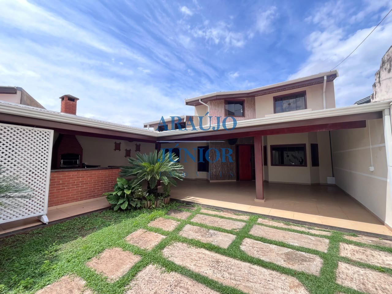 Casa, 3 quartos, 260 m² - Foto 1