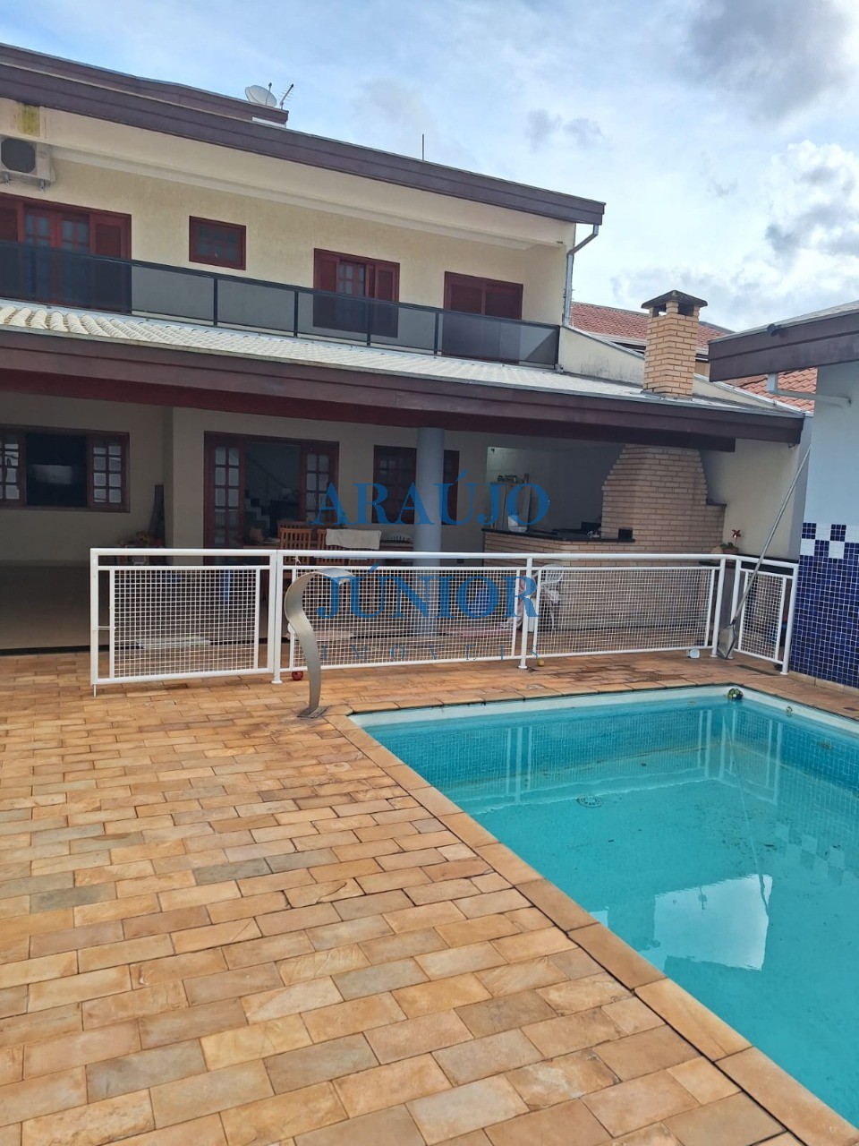 Casa, 3 quartos, 250 m² - Foto 1