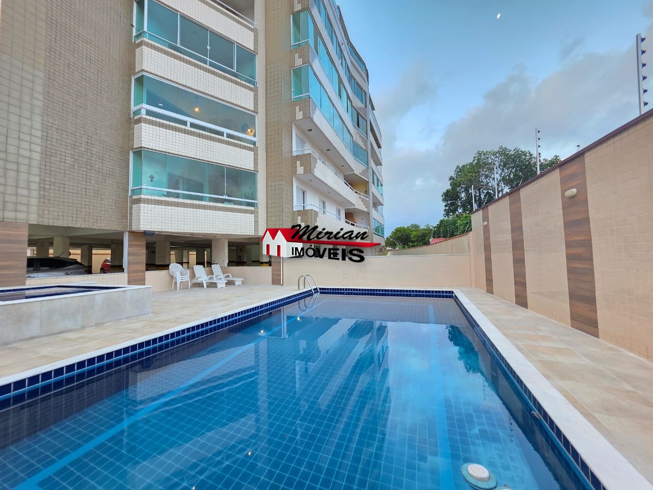 Cobertura à venda com 4 quartos, 230m² - Foto 2