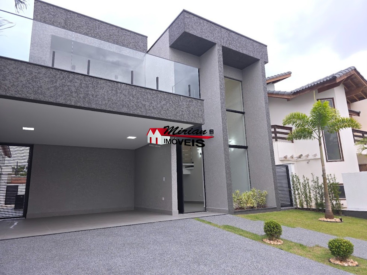Casa de Condomínio à venda com 4 quartos, 180m² - Foto 2