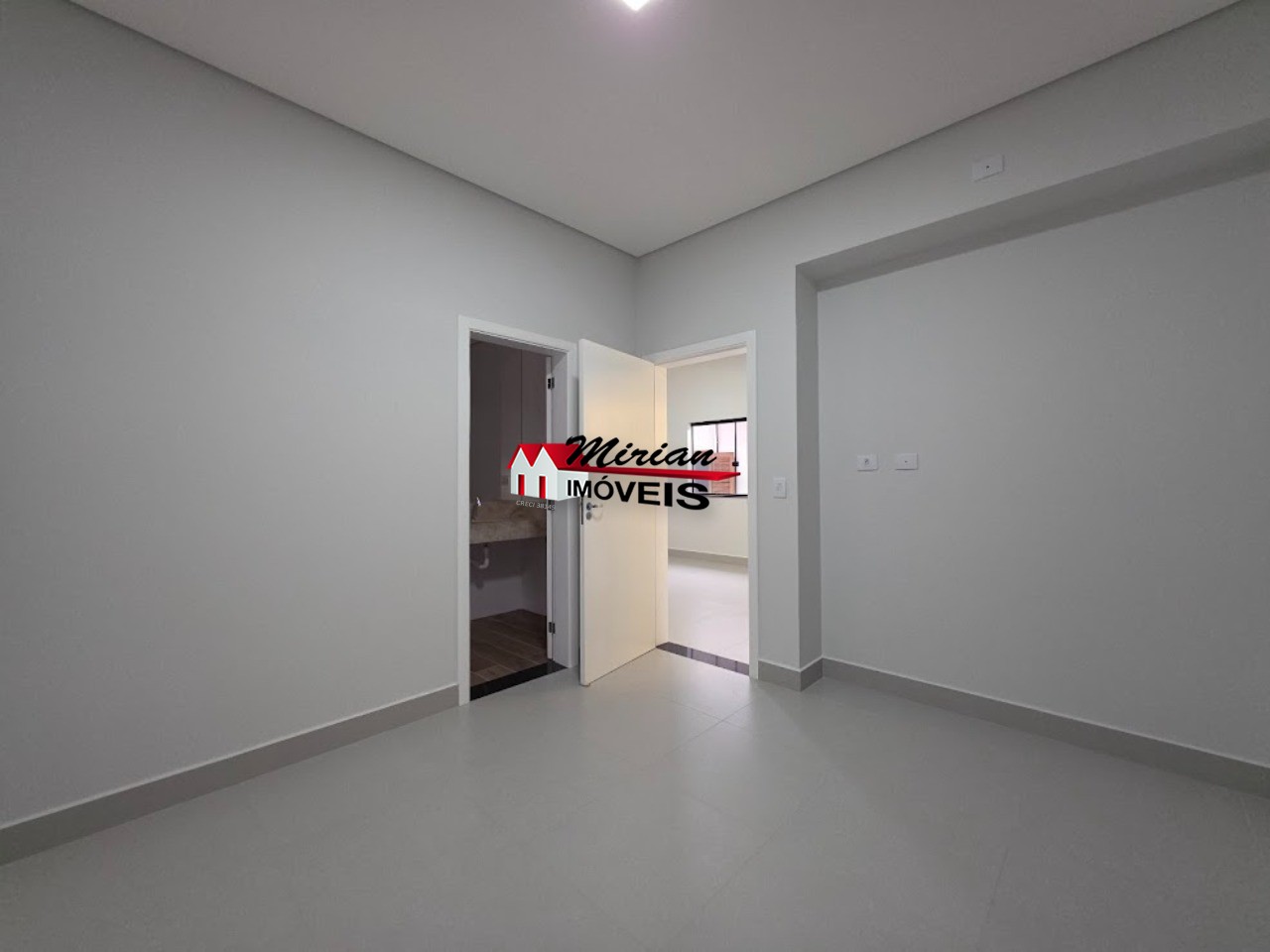 Casa de Condomínio à venda com 4 quartos, 180m² - Foto 11