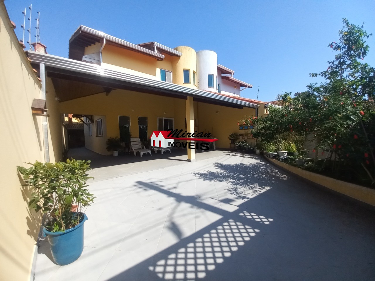 Sobrado à venda com 3 quartos, 171m² - Foto 1