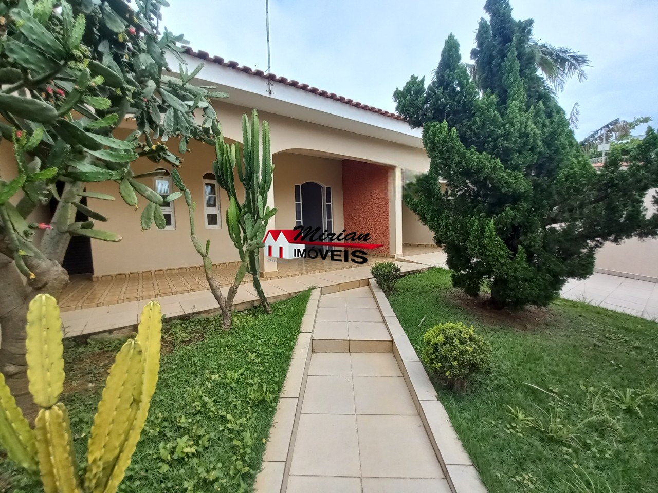 Casa à venda com 3 quartos, 205m² - Foto 5