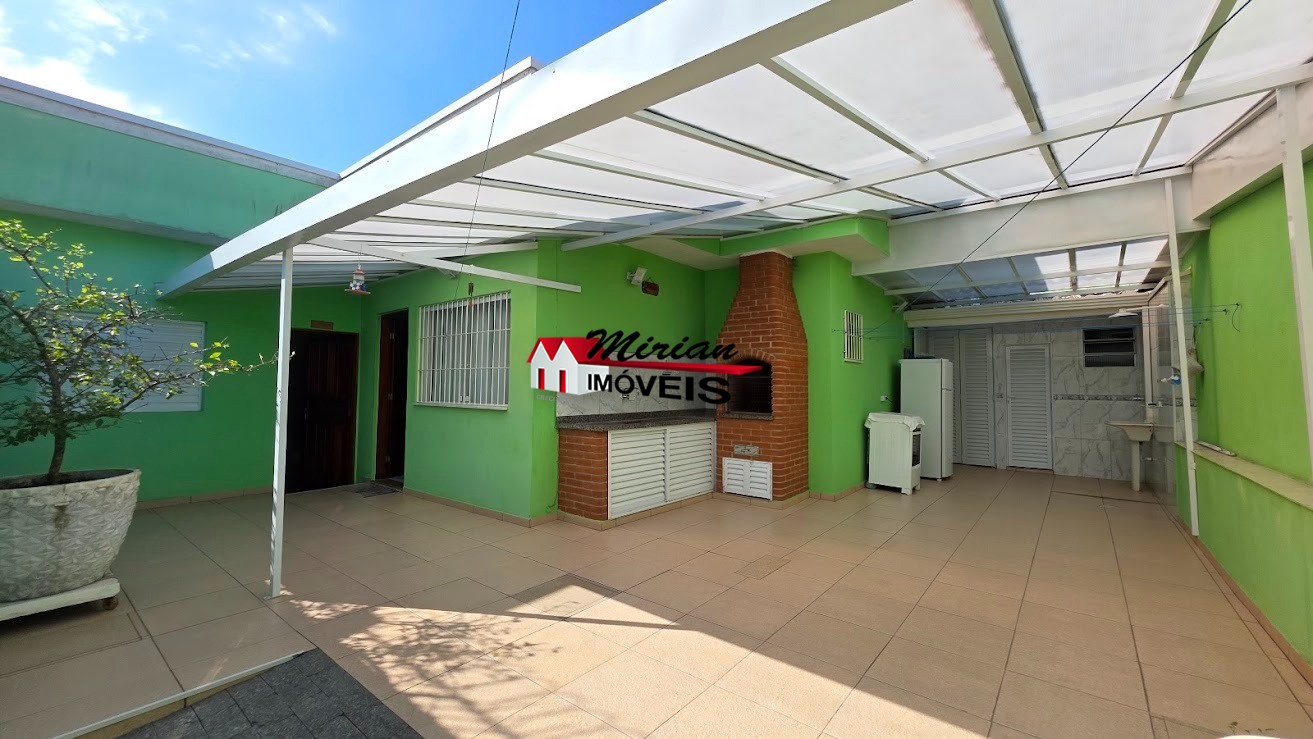 Casa à venda com 3 quartos, 150m² - Foto 1