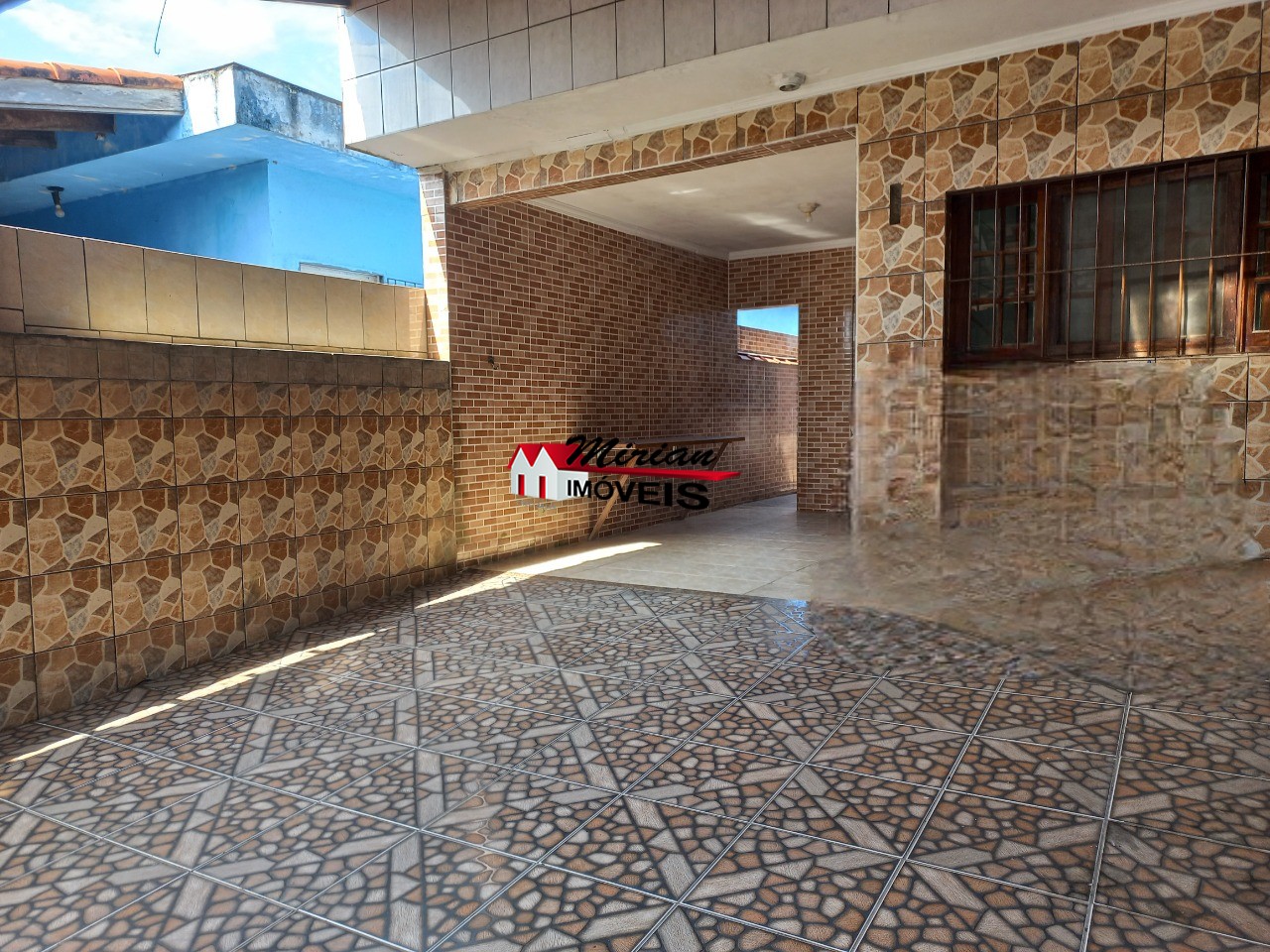 Casa à venda com 2 quartos, 102m² - Foto 2