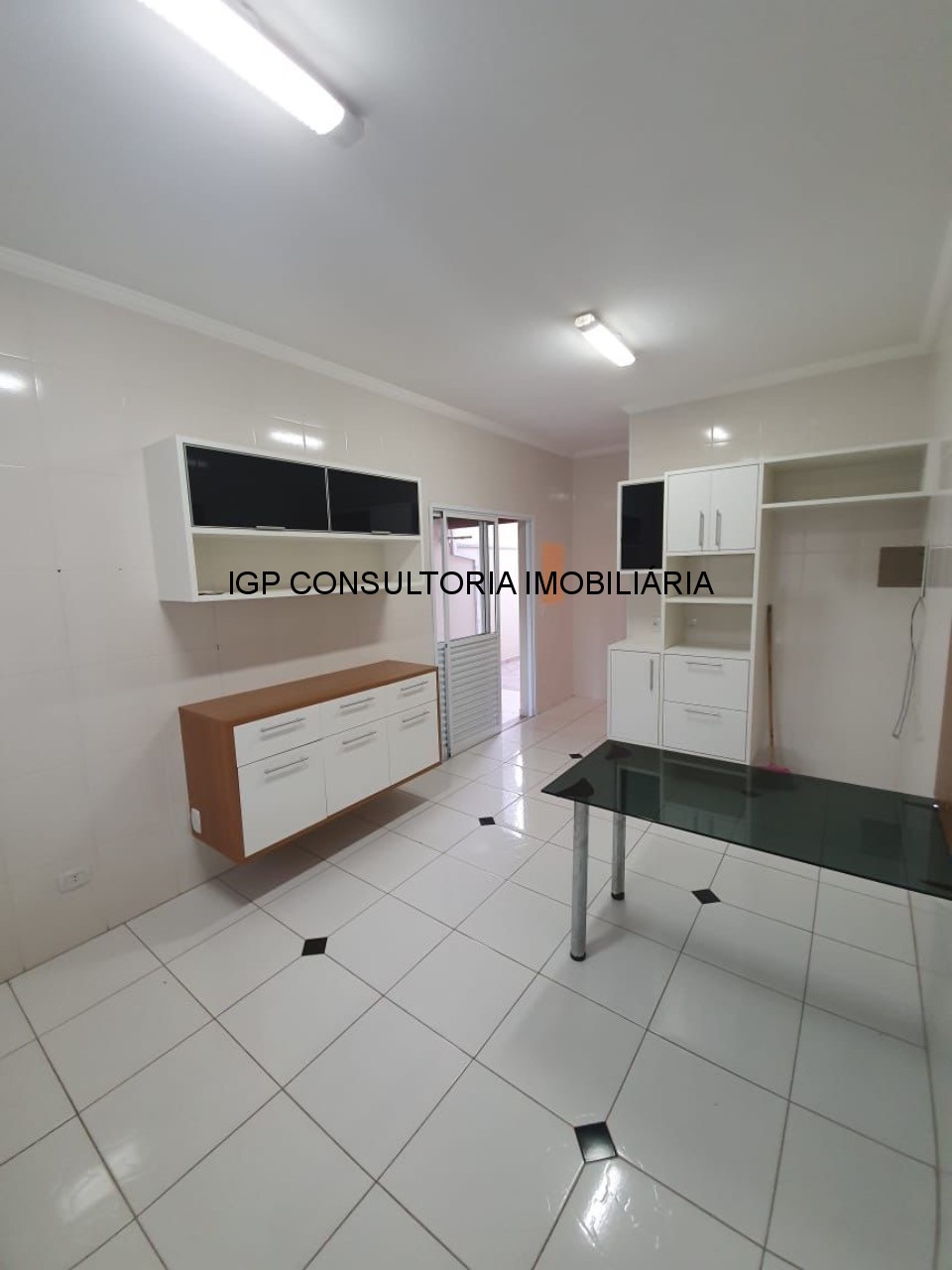 Vende-se casa em condominio fechado