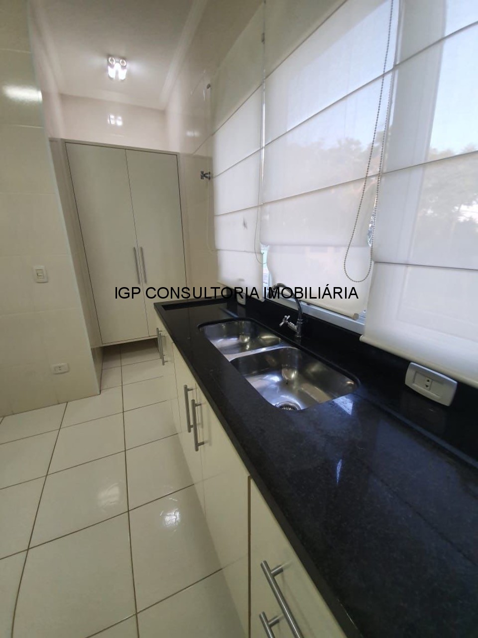 Vende-se casa em condominio fechado