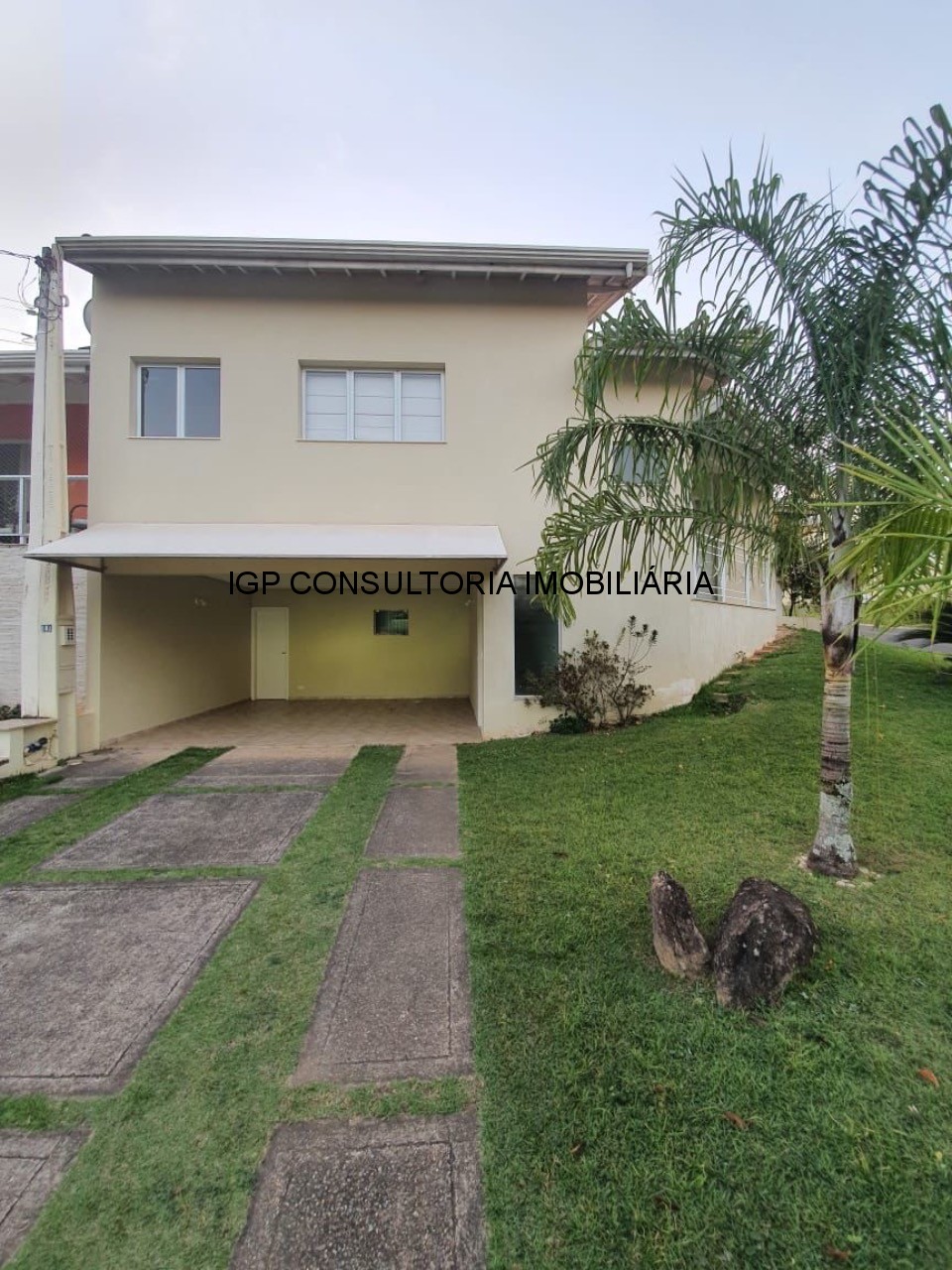 Vende-se casa em condominio fechado