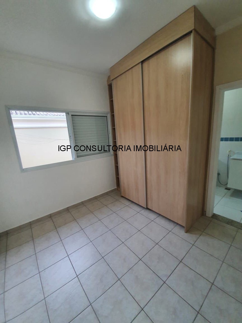Vende-se casa em condominio fechado