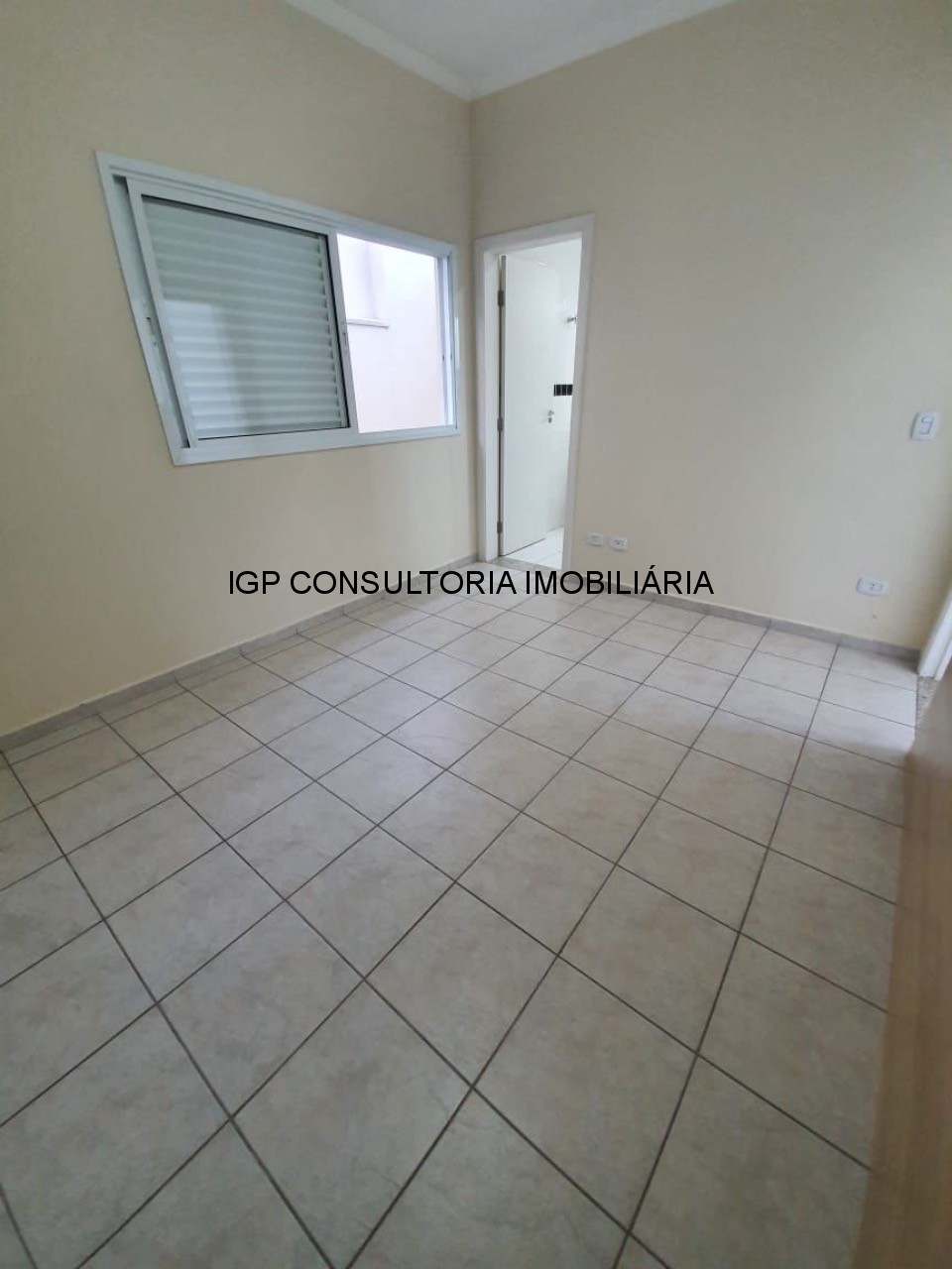 Vende-se casa em condominio fechado