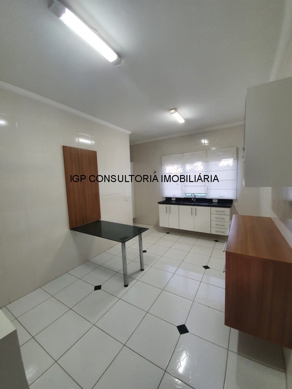 Vende-se casa em condominio fechado