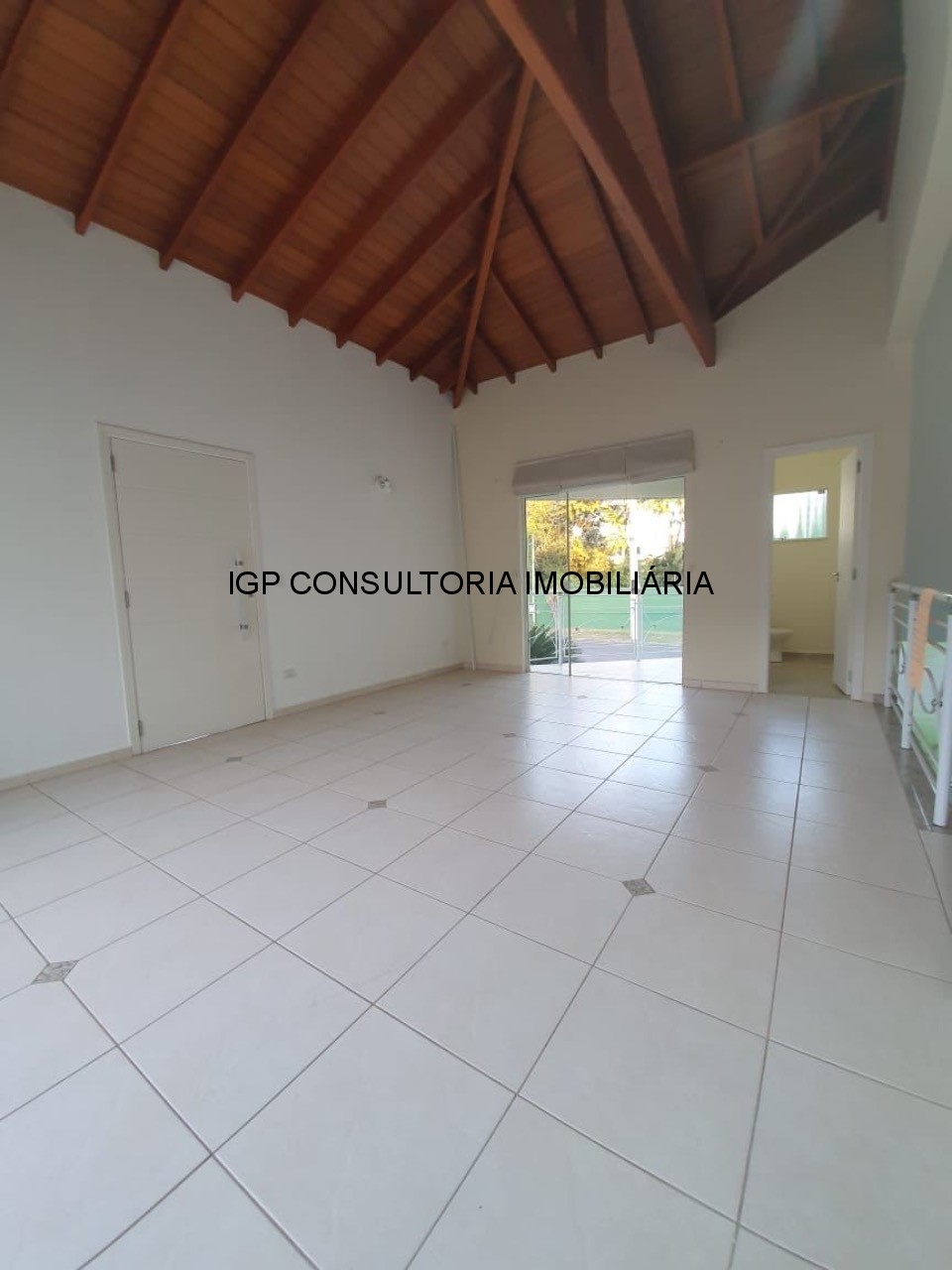 Vende-se casa em condominio fechado