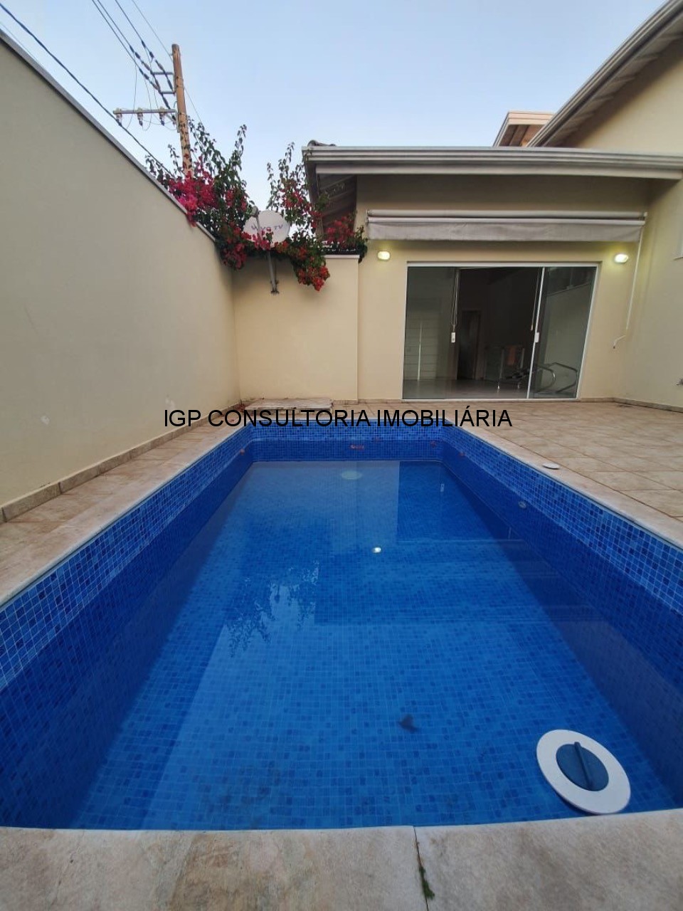 Vende-se casa em condominio fechado