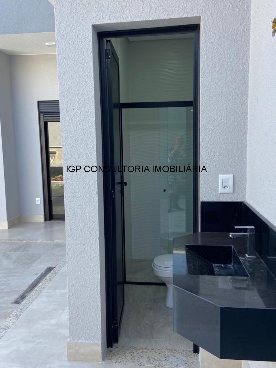 Vende-se casa térrea em condominio fechado, 3 suites, piscin