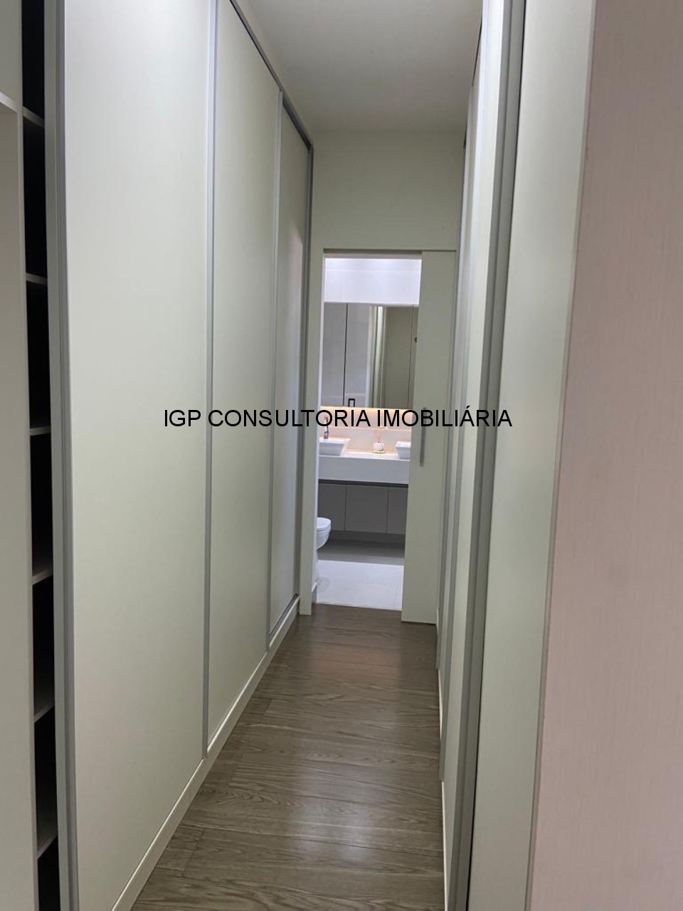 Vende-se casa térrea em condominio fechado, 3 suites, piscin