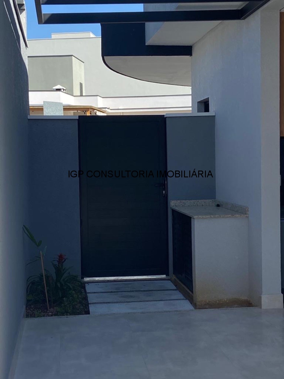 Vende-se casa térrea em condominio fechado, 3 suites, piscin