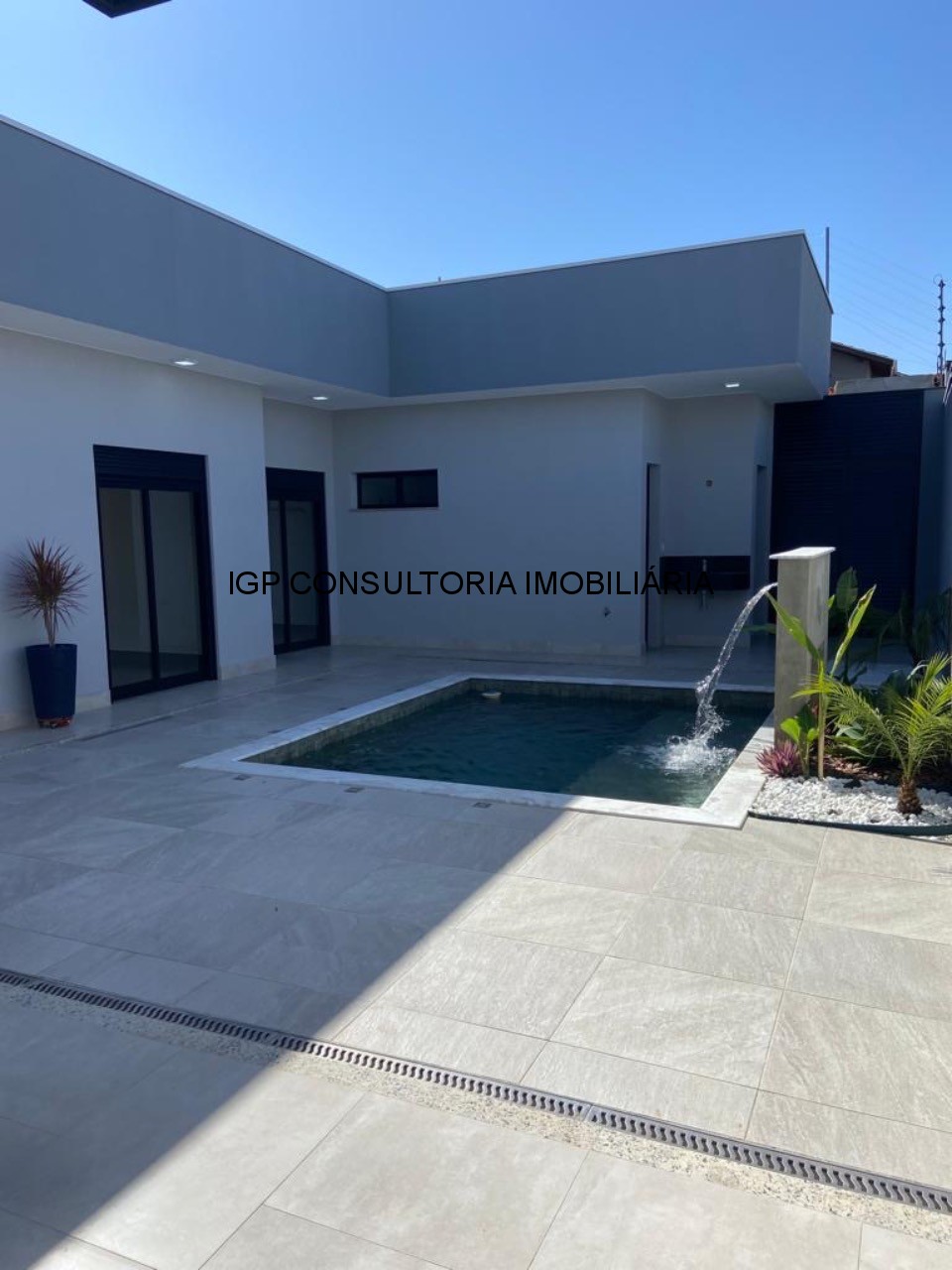 Vende-se casa térrea em condominio fechado, 3 suites, piscin