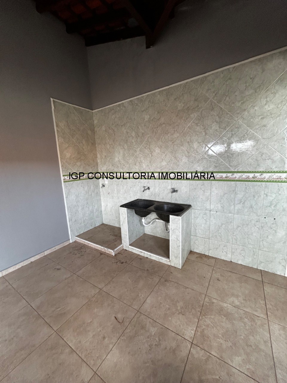 Vende-se sobrado em Jardim Morada do Sol, indaiatuba, SP. 3 quartos, uma suite, 2 vagas de garagem