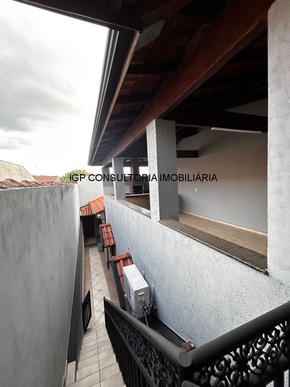 Vende-se sobrado em Jardim Morada do Sol, indaiatuba, SP. 3 quartos, uma suite, 2 vagas de garagem