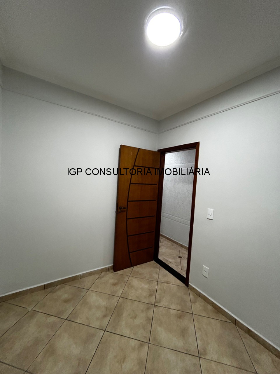 Vende-se sobrado em Jardim Morada do Sol, indaiatuba, SP. 3 quartos, uma suite, 2 vagas de garagem