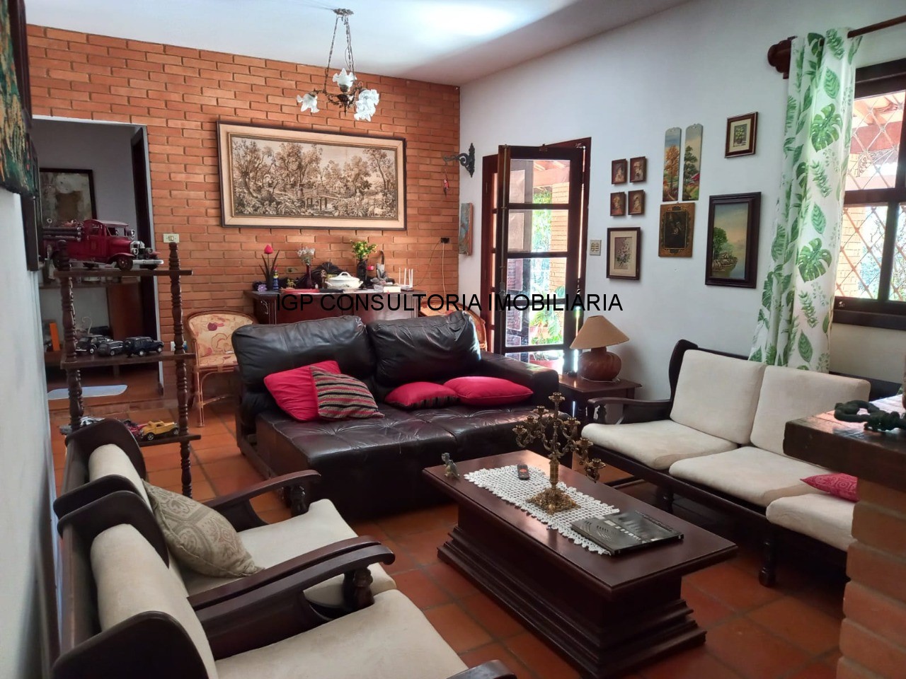 Chácara de luxo em condomínio exclusivo em Indaiatuba-SP - 4 quartos, 4 suítes, 2 salas, 403,55 m² de área no Parque da Grama.
